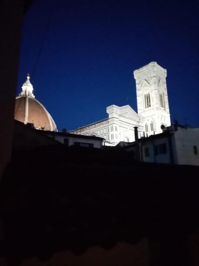 Guesthost - Duomo View Anna's Apartamento